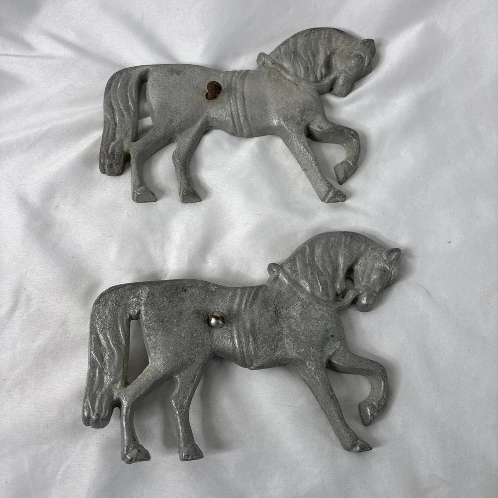 Vintage Cast Metal Horse Wall Barn Gate Door Plaques Set Of‎ 2 Silver Decorative